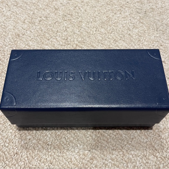 Louis Vuitton Gray Aviator Sunglasses - Picture 2 of 7